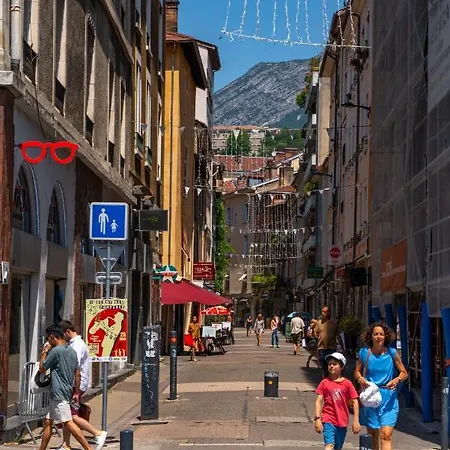 L'etoile Grenobloise Апартаменты *